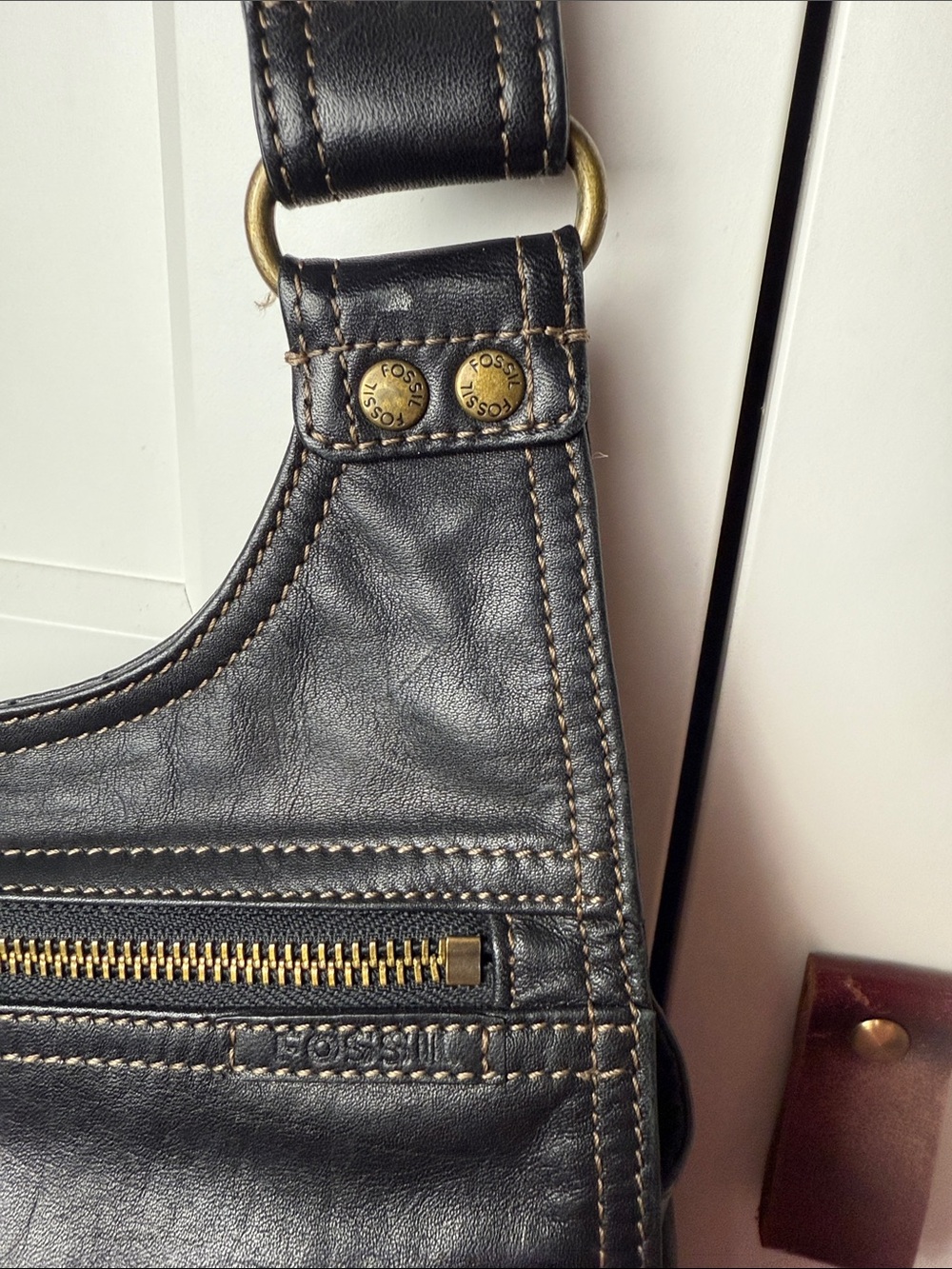 Vintage Fossil crossbody mini messenger bag 90s Y2K soft leather gold hardware - Picture 5 of 16